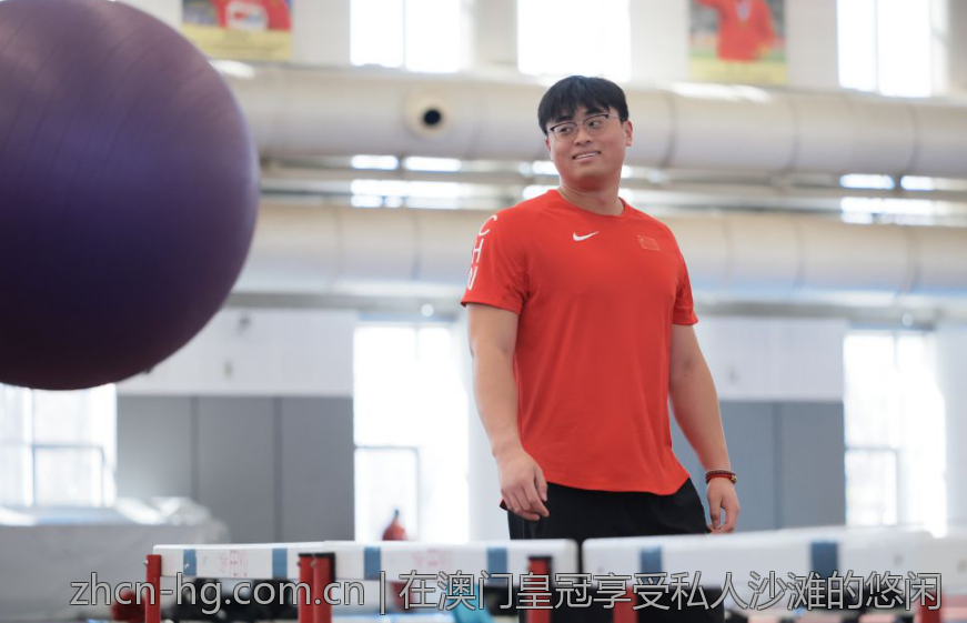 在澳门皇冠享受私人沙滩的悠闲